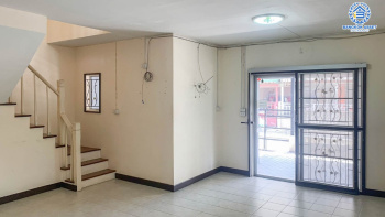 *****ทาวน์เฮ้าส์มือสอง ย่านลำลูกกา ม.พฤกษา20 ลำลูกกา หลังมุม เนื้อที่ 23.9 ตร.ว. ฟังก์ชัน 3 ห้องนอน 2 ห้องน้ำ จอดรถได้ 1 คัน ตอบโจทย์ทุกการอยู่อาศัย บนทำเลเชื่อมต่อถนนรังสิต-องครักษ์ ใกล้รถไฟฟ้า "สถานีคูคต" และฟิวเจอร์พาร์ครังสิต